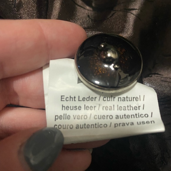 Women’s fur and leather coat - Picture 6 of 8